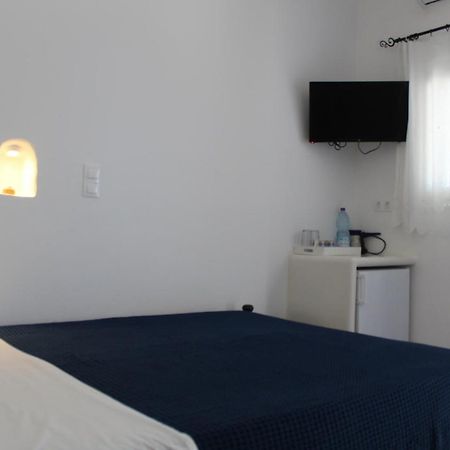 Meltemi Rooms And Studios Анафі Екстер'єр фото