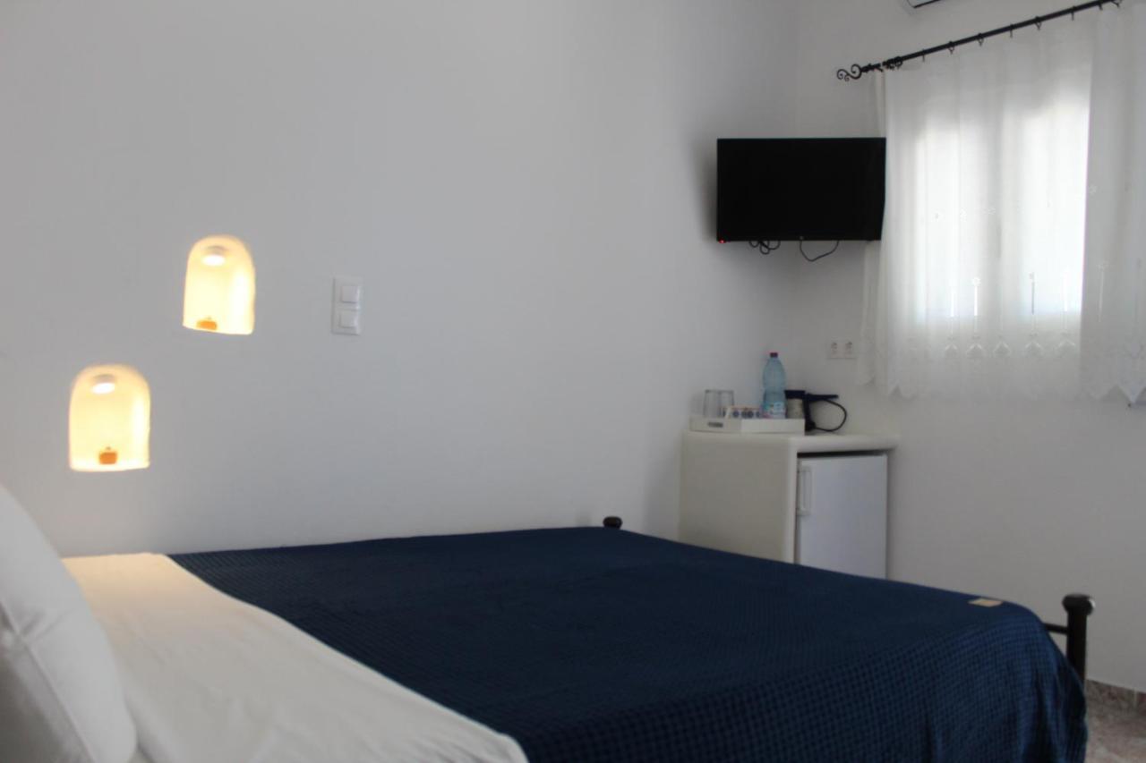 Meltemi Rooms And Studios Анафі Екстер'єр фото