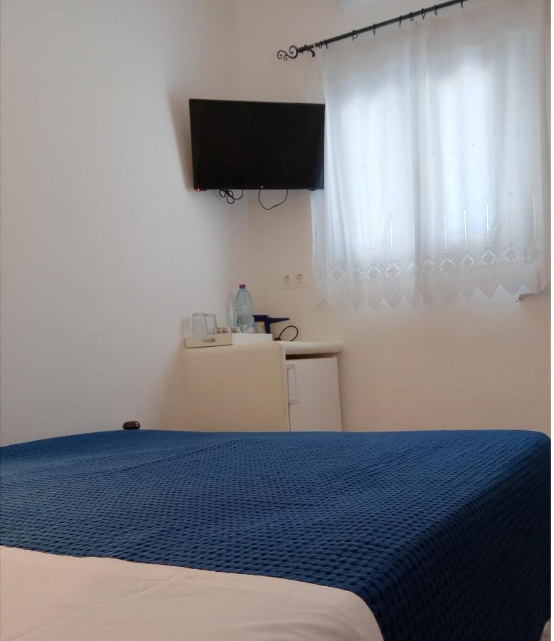 Meltemi Rooms And Studios Анафі Екстер'єр фото