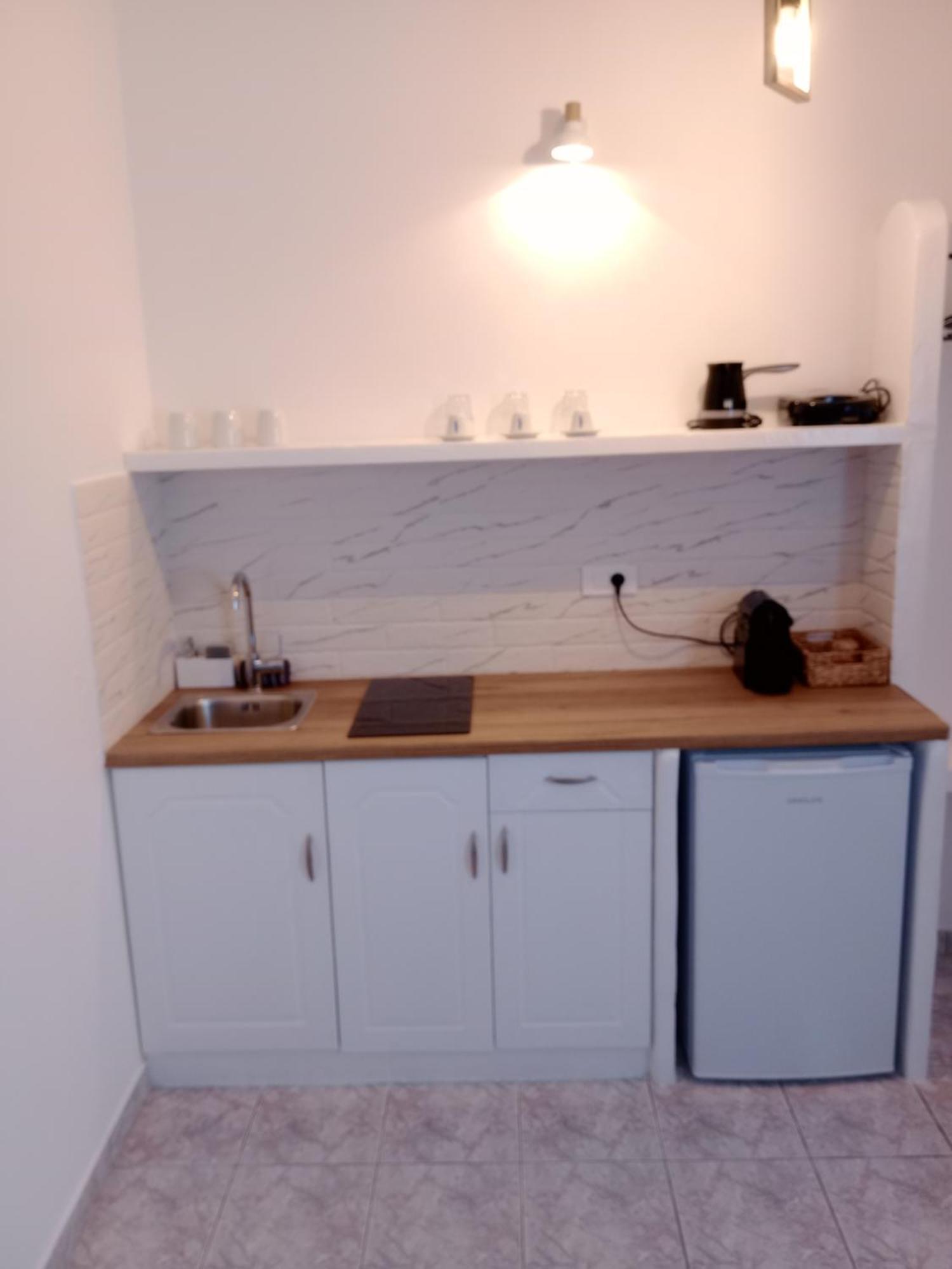 Meltemi Rooms And Studios Анафі Екстер'єр фото