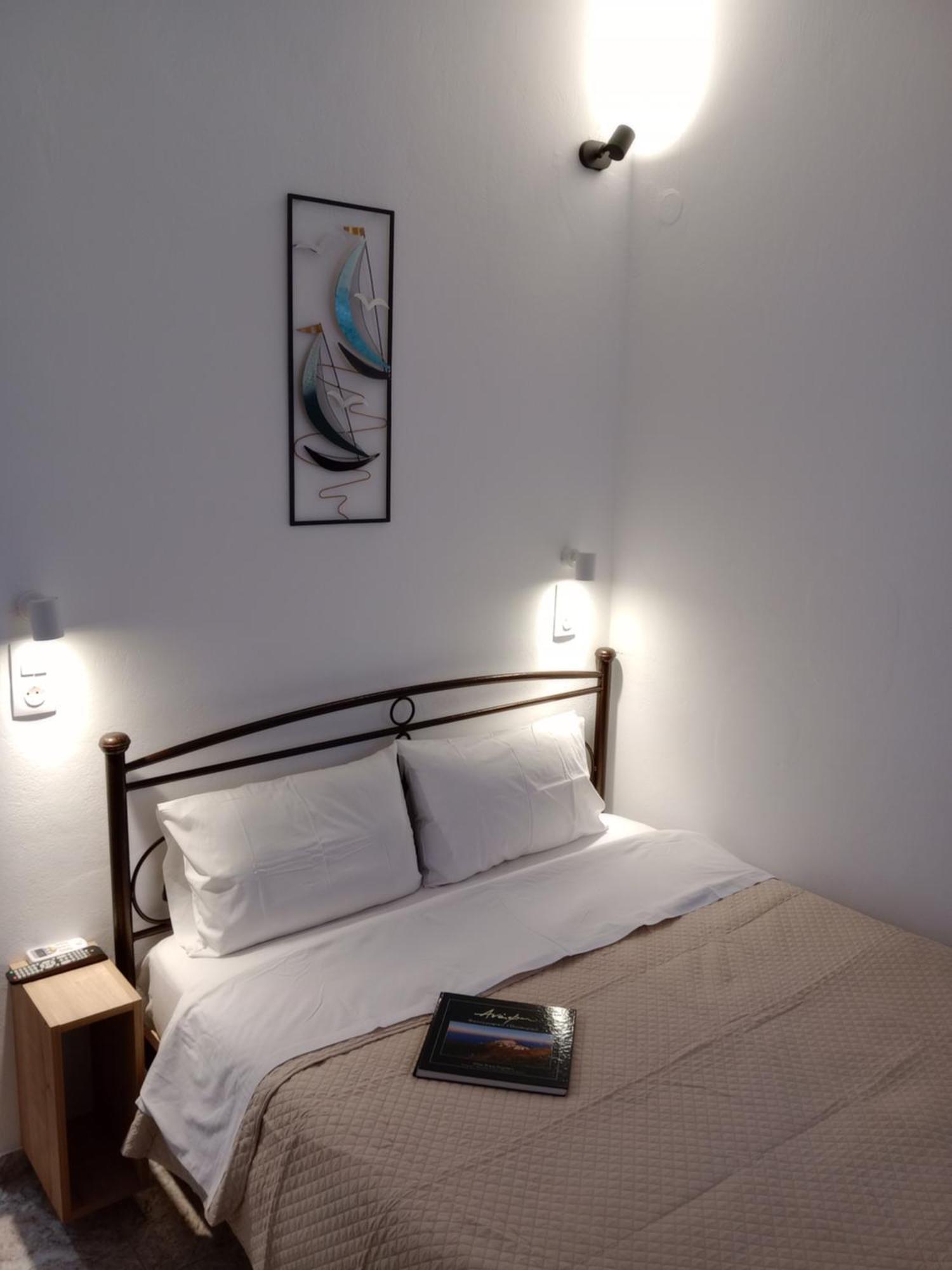 Meltemi Rooms And Studios Анафі Екстер'єр фото