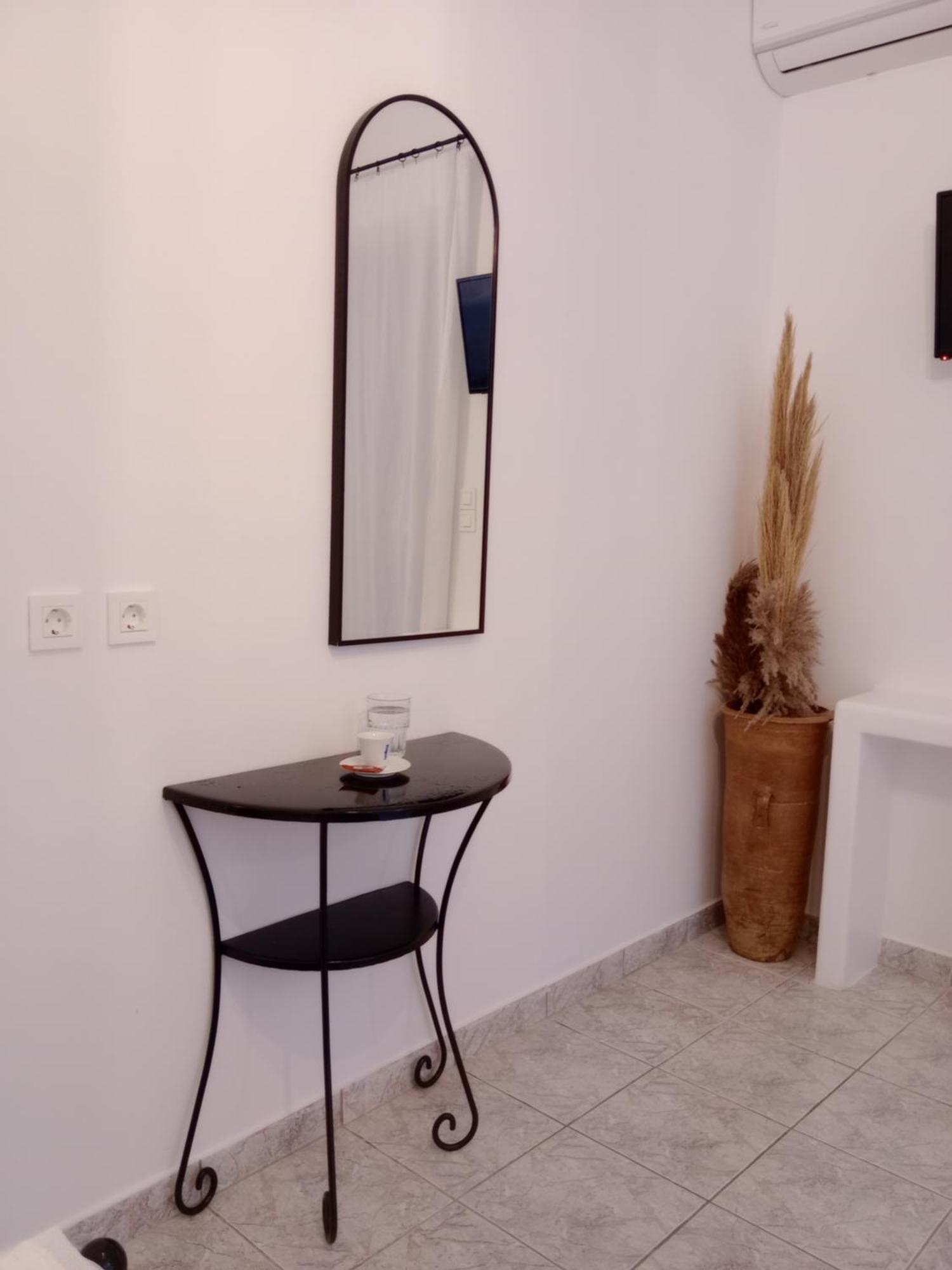 Meltemi Rooms And Studios Анафі Екстер'єр фото